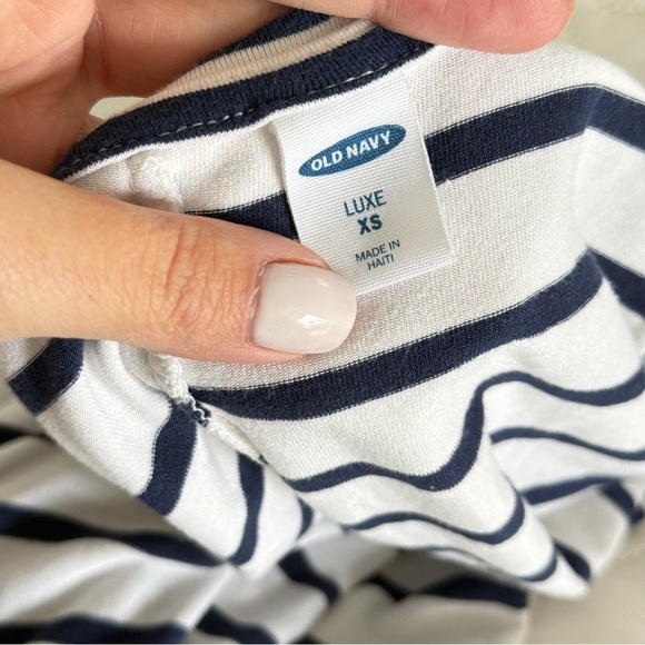 Old Navy Striped Luxe Tank Top in Navy and White Women's XS - Picture 5 of 6